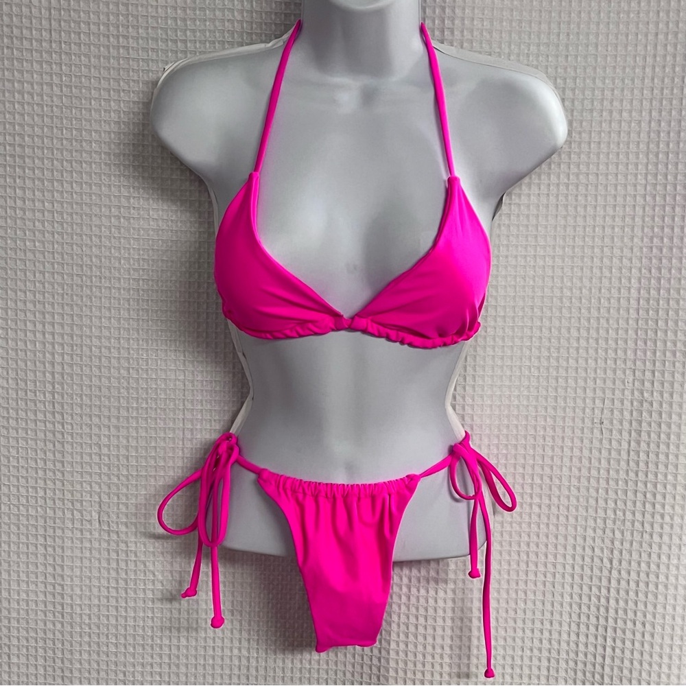 Ladies Hot Pink Halter Bikini size medium (Unbranded)